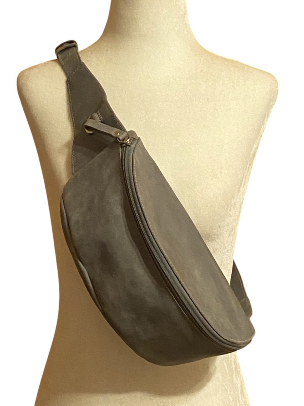 Roots Grey Leather Fanny Belt Pack. Unisex